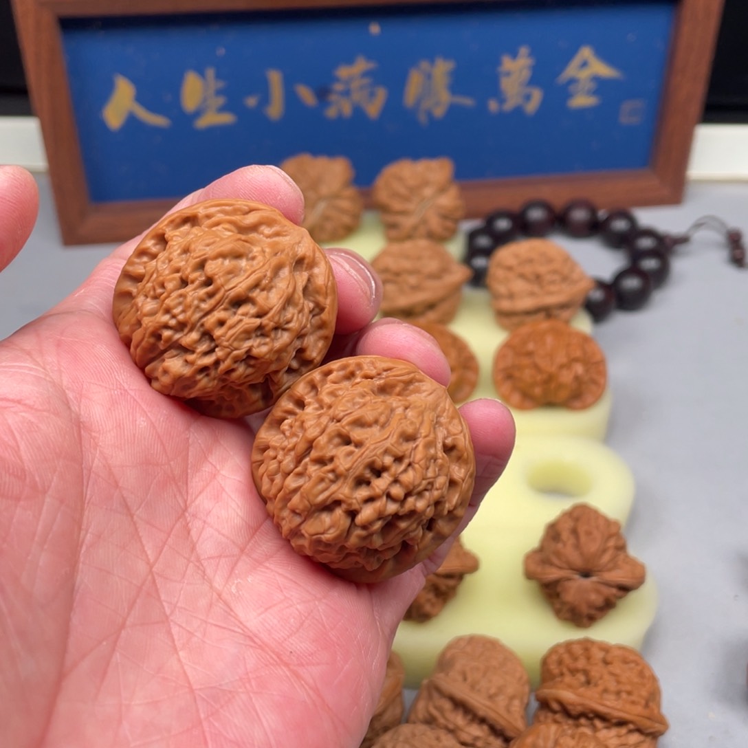 文玩核桃把件莲花