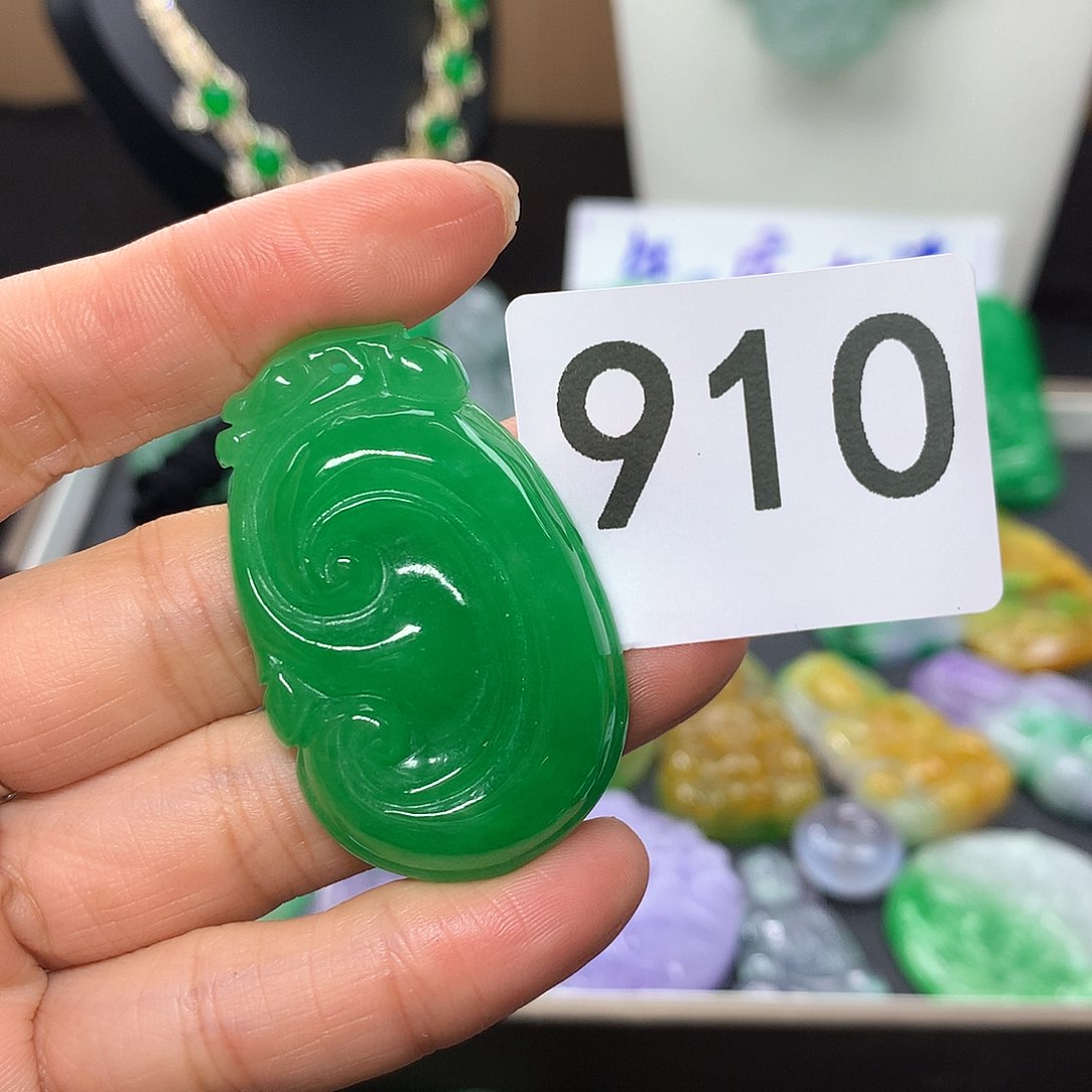 翡翠颈饰未镶嵌在