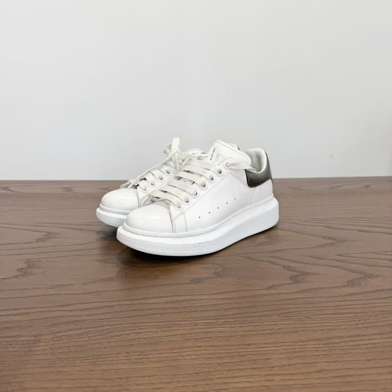 99新 Alexander McQueen/亚历山大·麦昆 麦昆鞋36码 yz