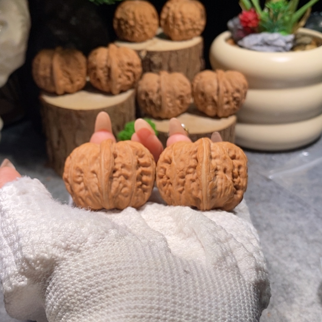 韩***信把件核桃全品42元宝