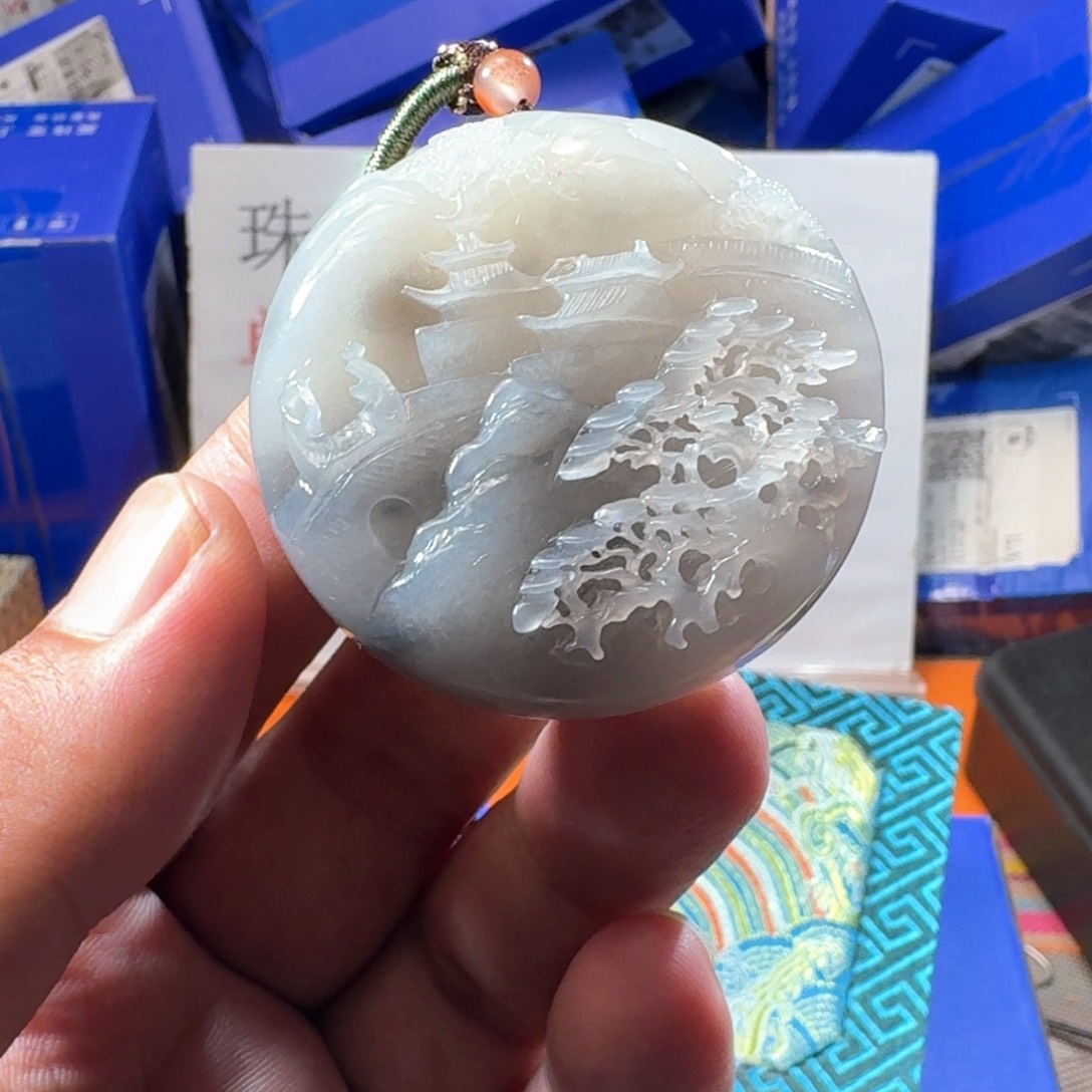 颈饰未镶嵌和田玉（糖玉）