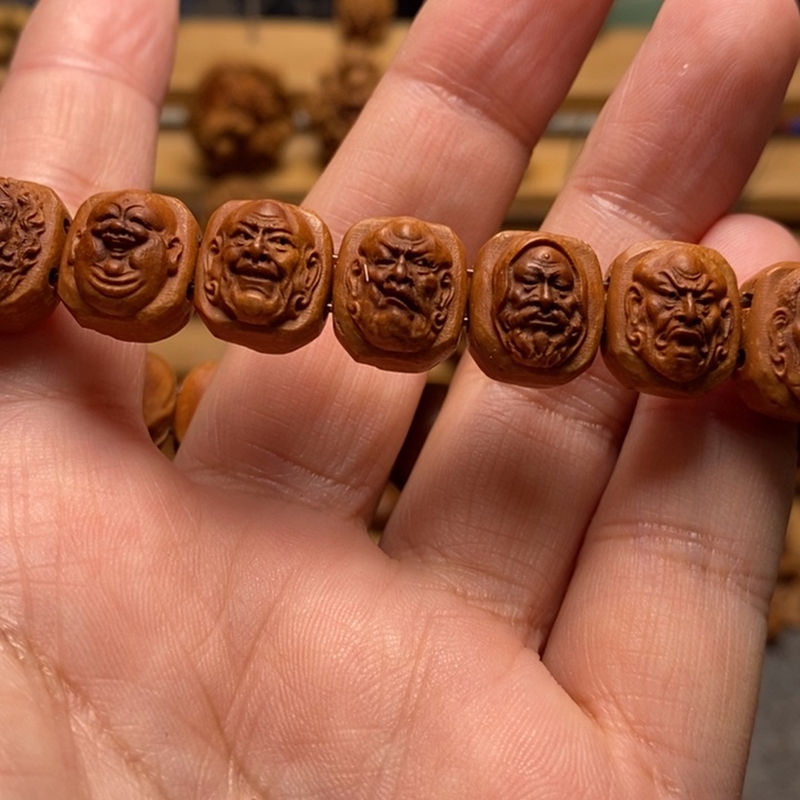 桃核雕刻十八罗汉小手牌