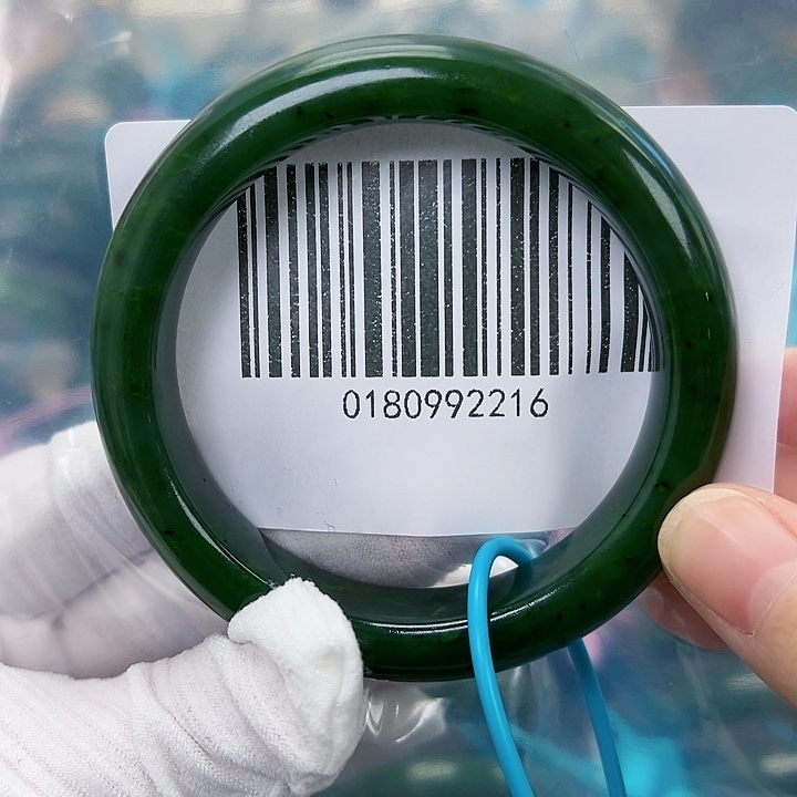 和田玉未镶嵌手镯微瑕55