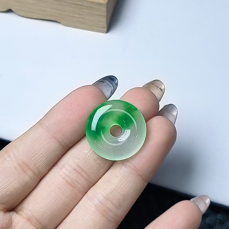 （聚宝严选）d110绿飘花新小平安扣吊坠精致气质妈妈款时尚精美