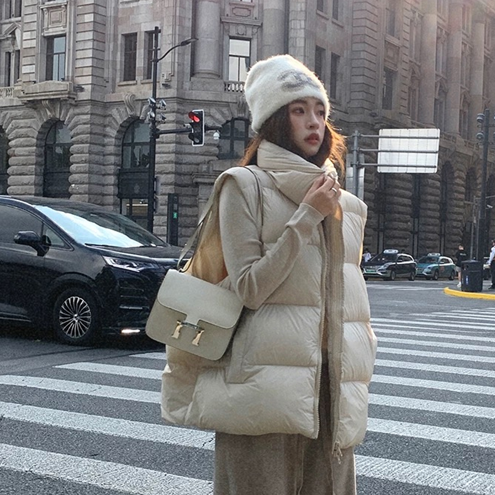 2025冬新款90鹅绒羽绒马甲女云朵泡芙加厚羽绒服白色马夹背心外穿