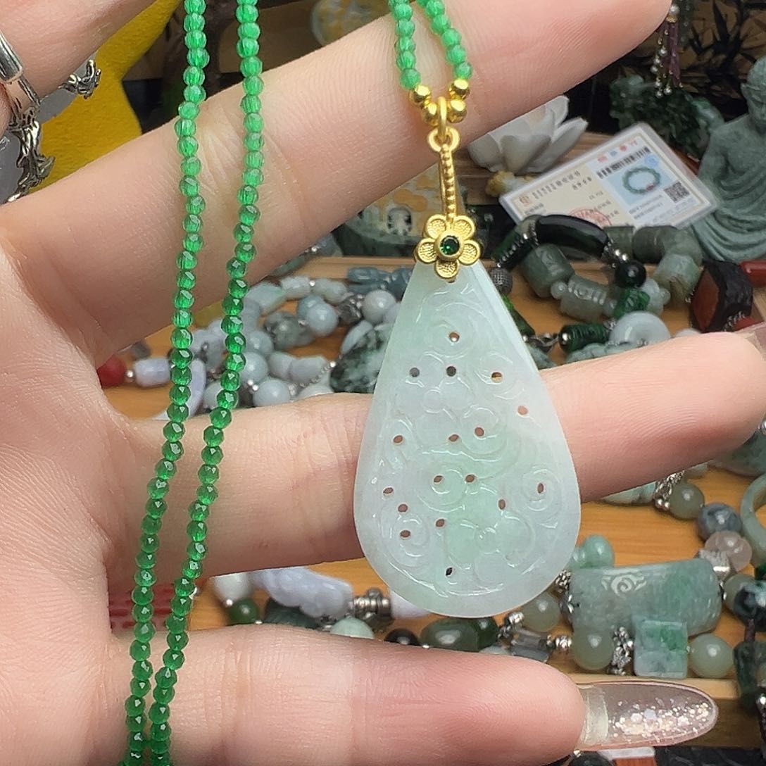 翡翠颈饰未镶嵌吊坠
