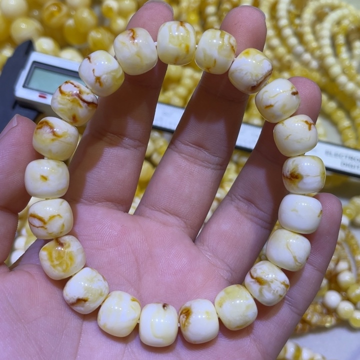 蜜蜡未镶嵌珠宝奇石11m