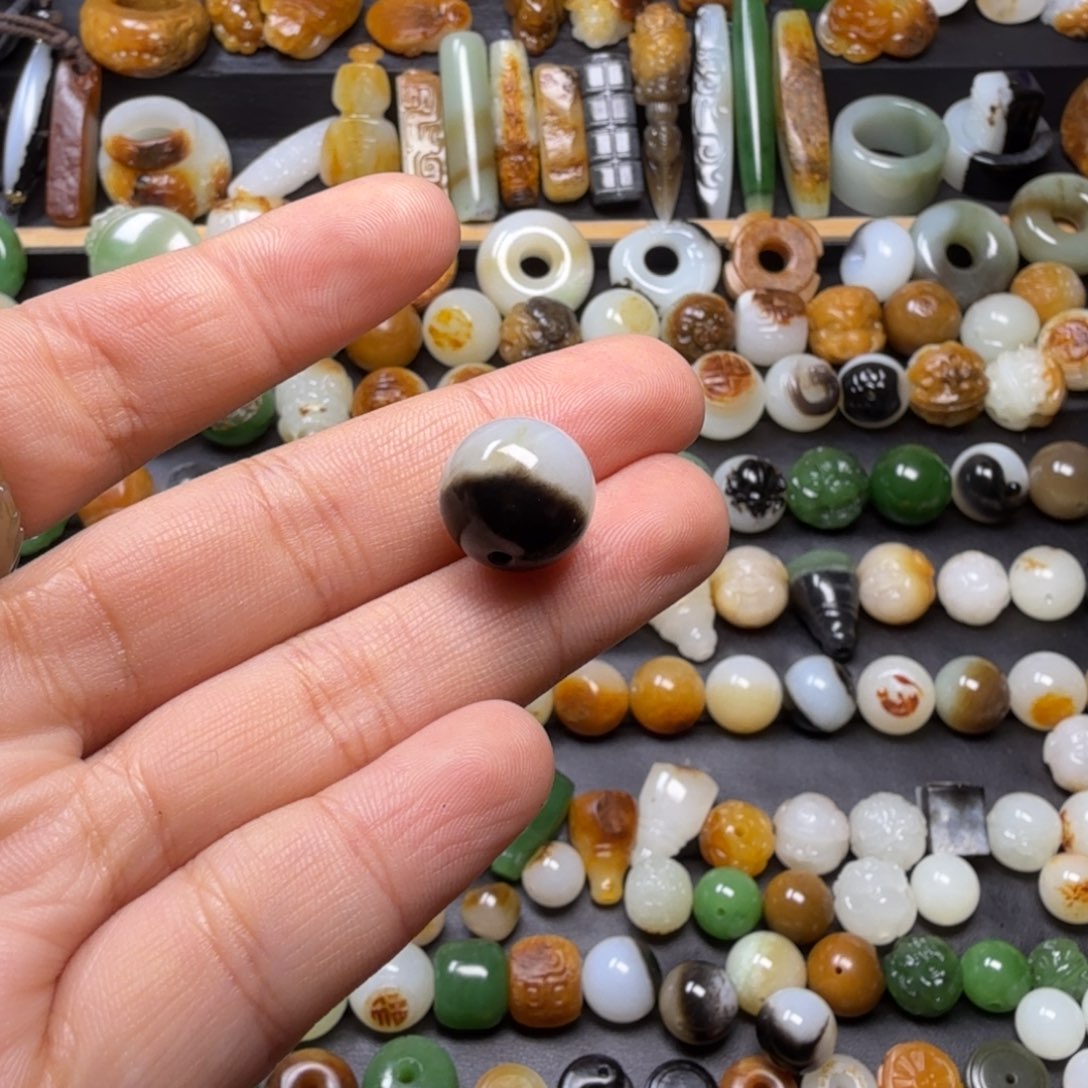 和田玉配饰未镶嵌石*