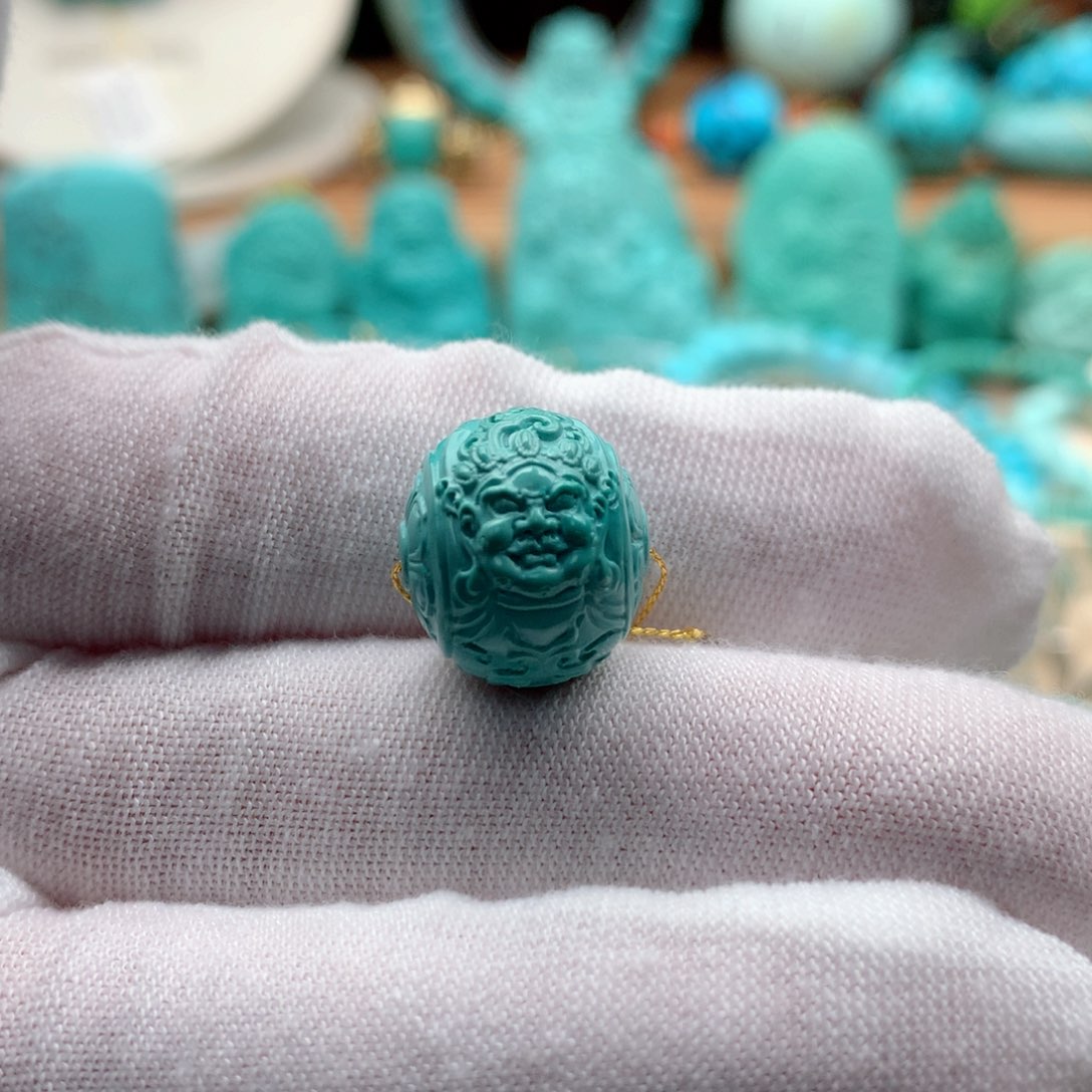 绿松石颈饰未镶嵌