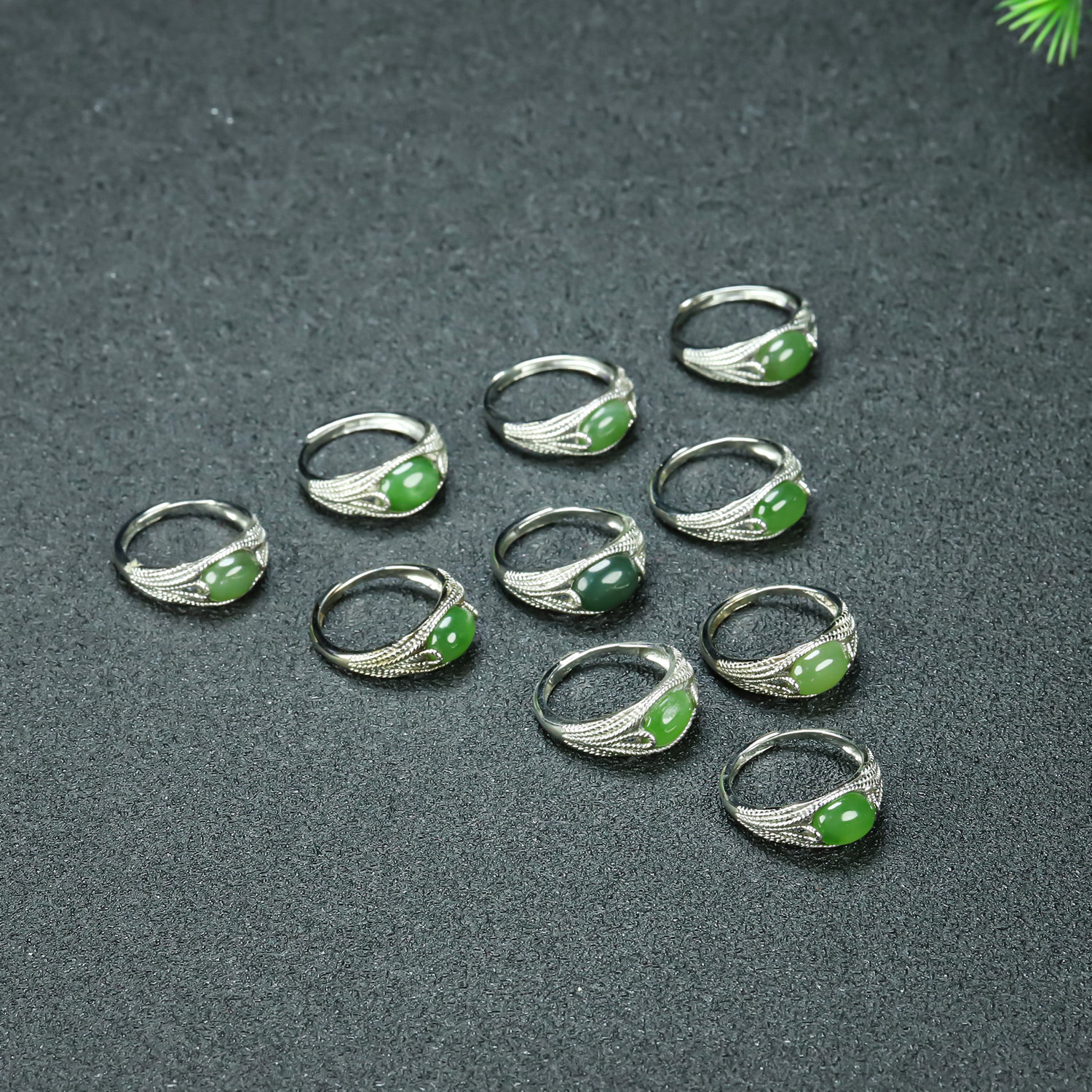 碧玉男女同款戒指（多样性发一）