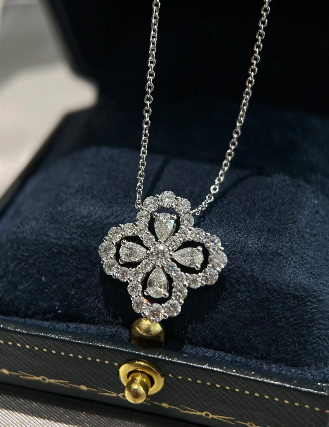 HW花朵满钻水滴项链轻奢高级感 围巾