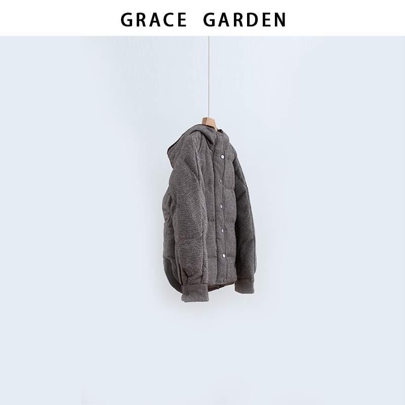 GRACE GARDEN【人字纹羽绒！】复古人字纹连帽羽绒服YRF5K1808