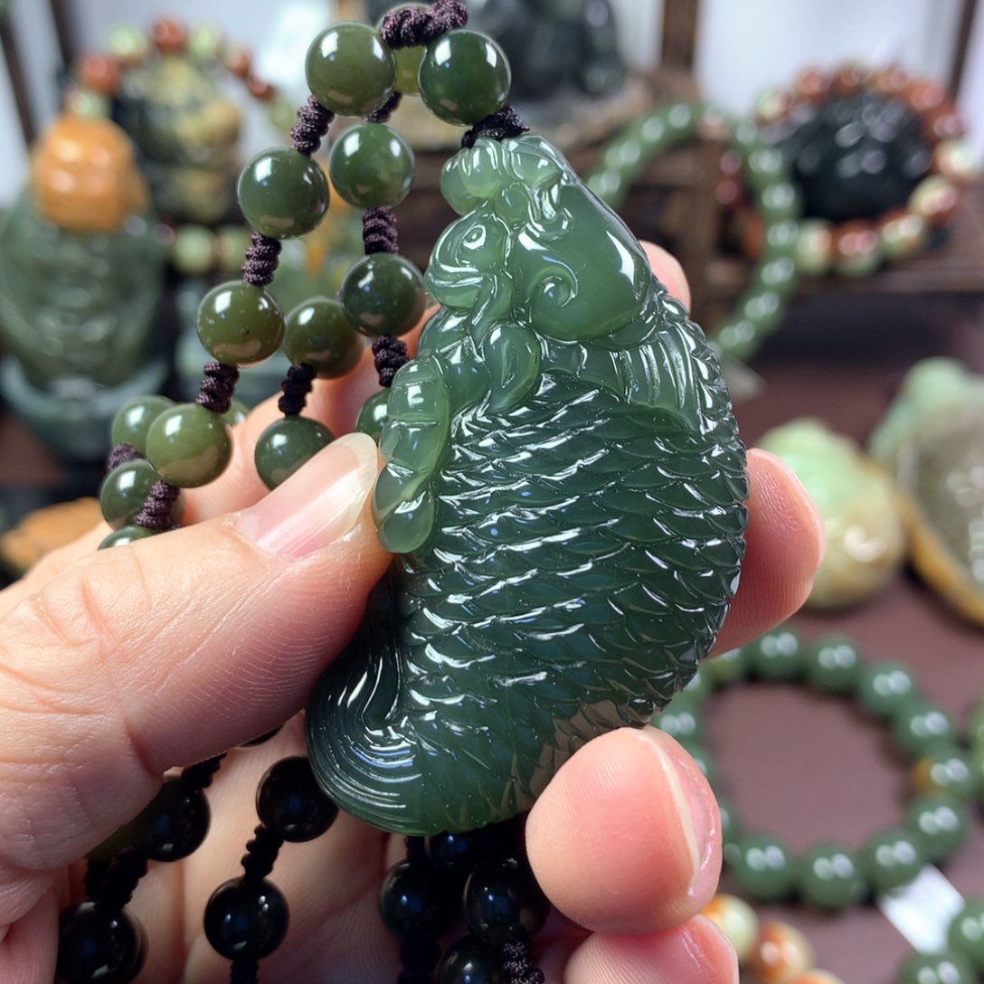 透闪石质玉挂件未镶嵌神*