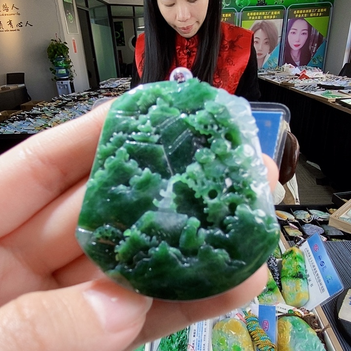 颈饰未镶嵌翡翠翡翠