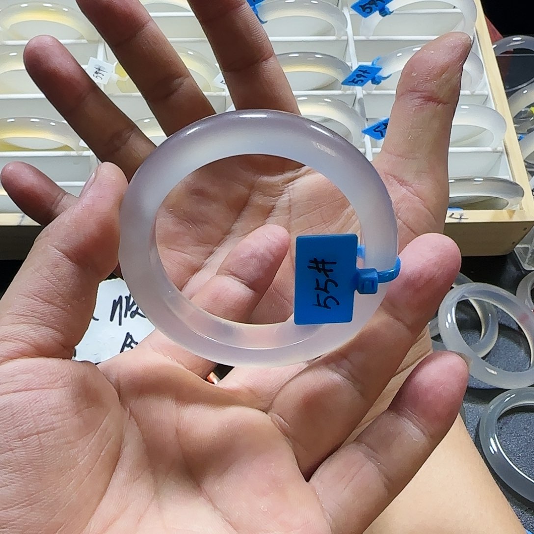 玛瑙/玉髓手镯未镶嵌邻***妹