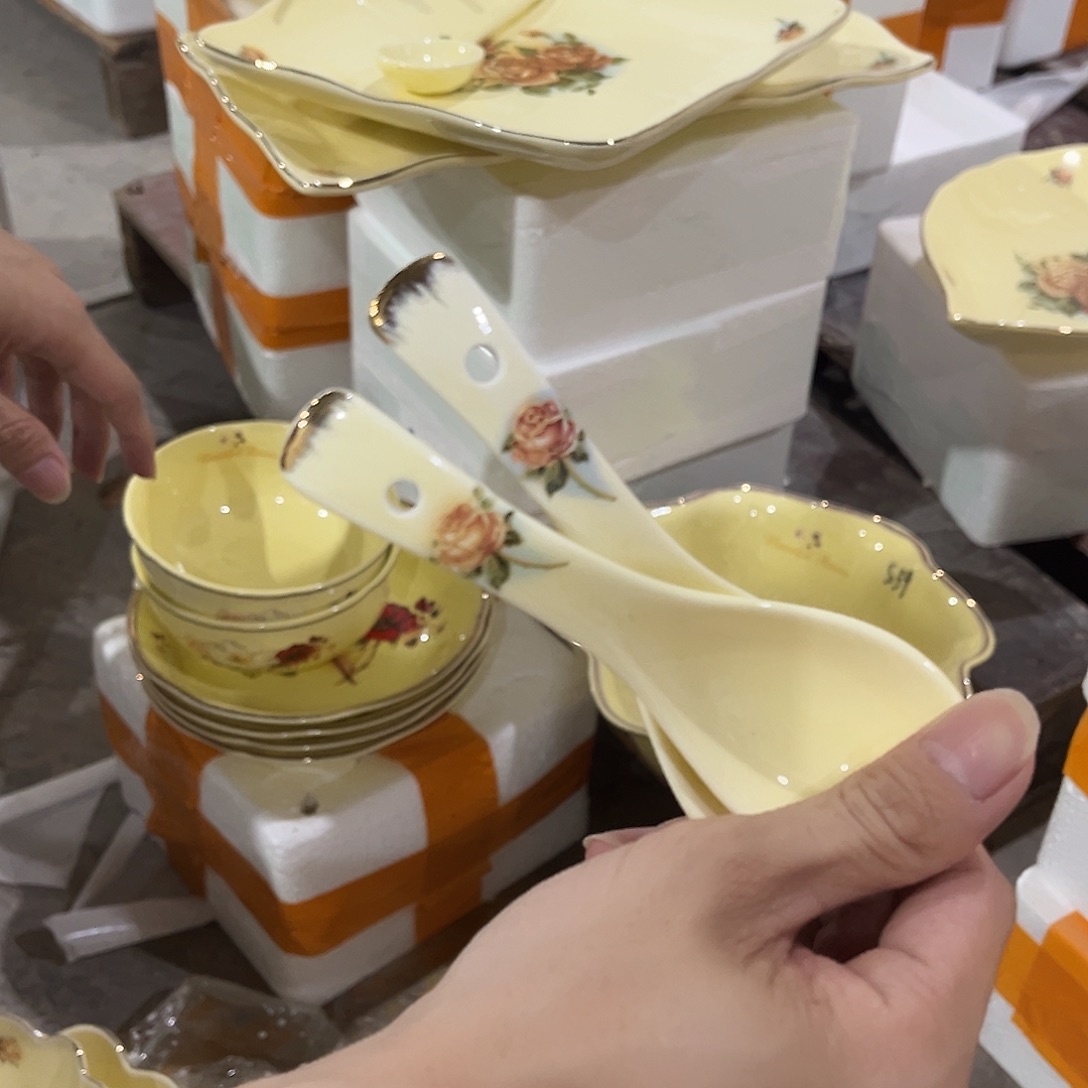 星博陶瓷有限公司