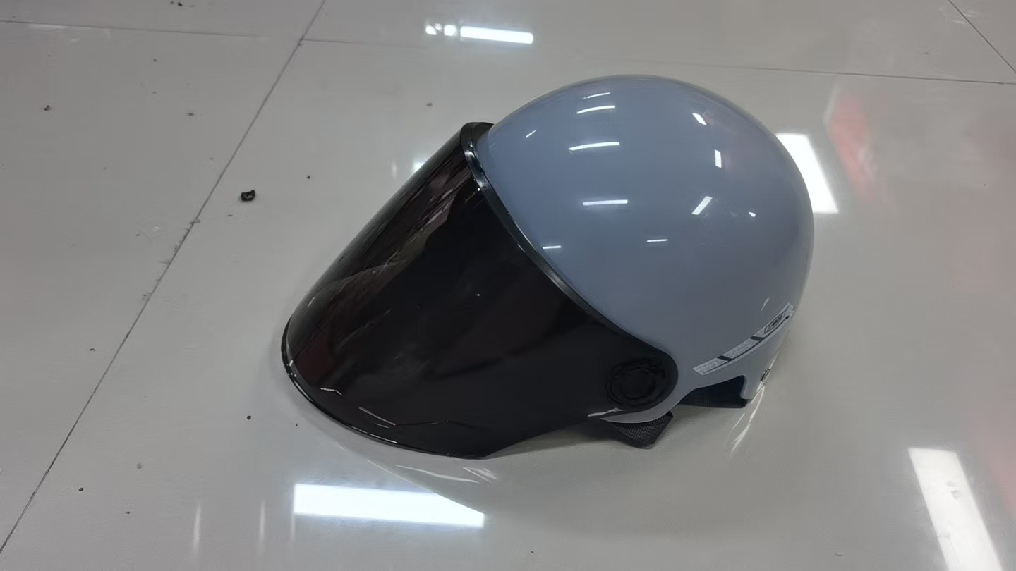家用高颜值头盔Z