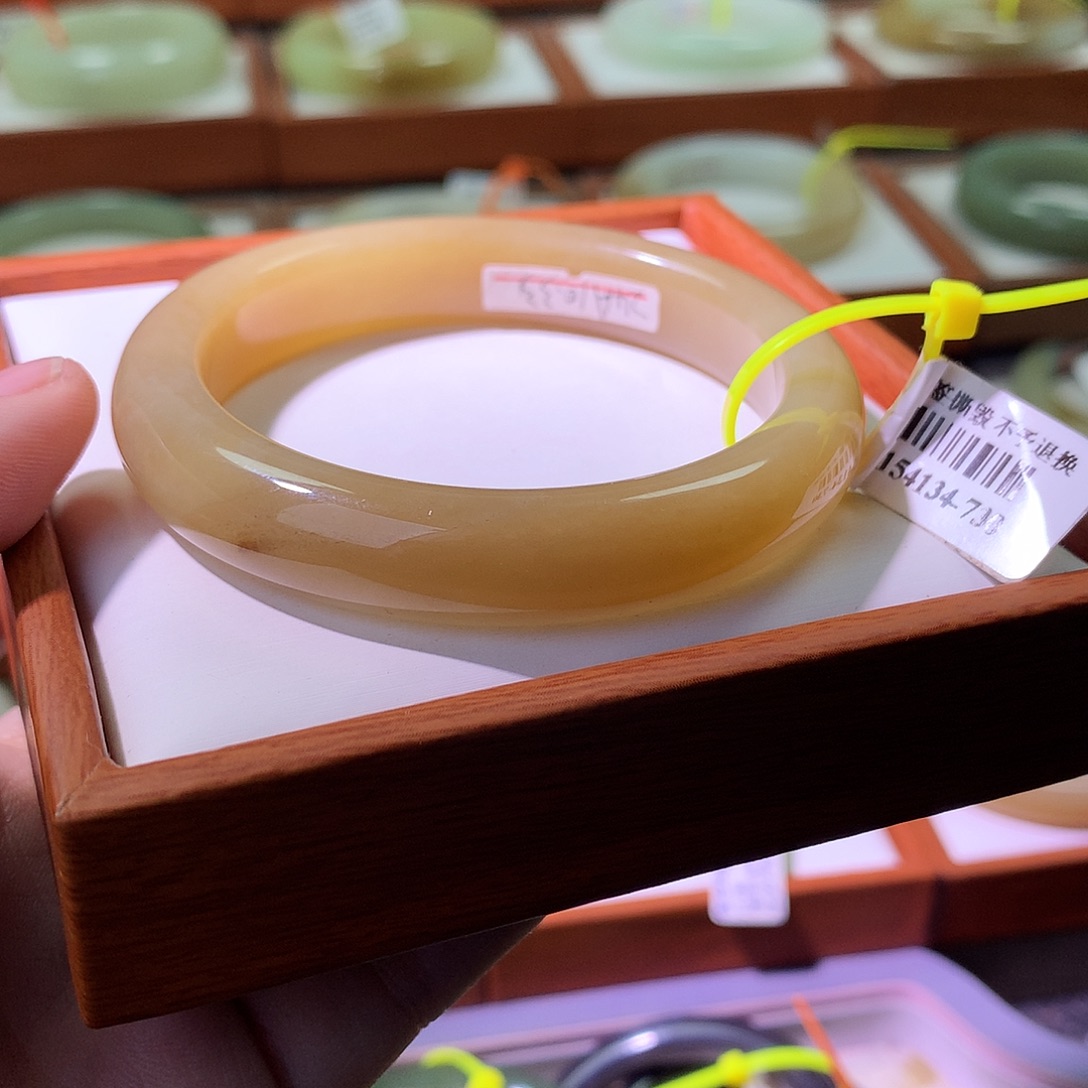 和田玉未镶嵌手镯25 且末糖糖玉56