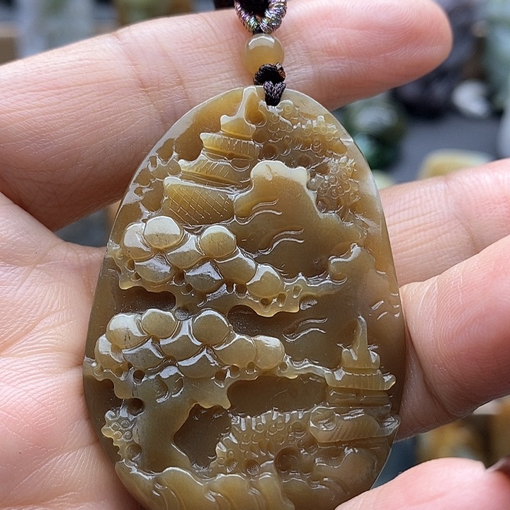颈饰未镶嵌和田玉（糖玉）