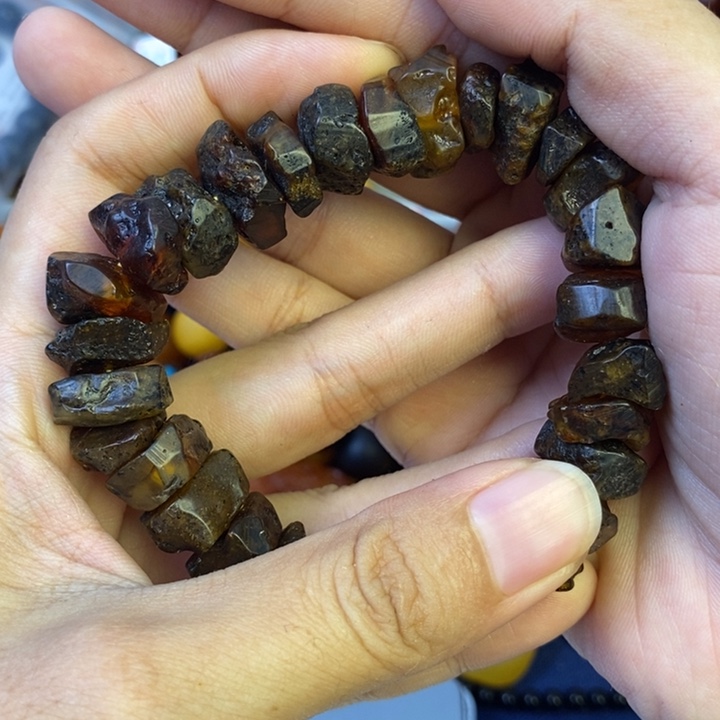 未镶嵌琥珀珠宝奇石