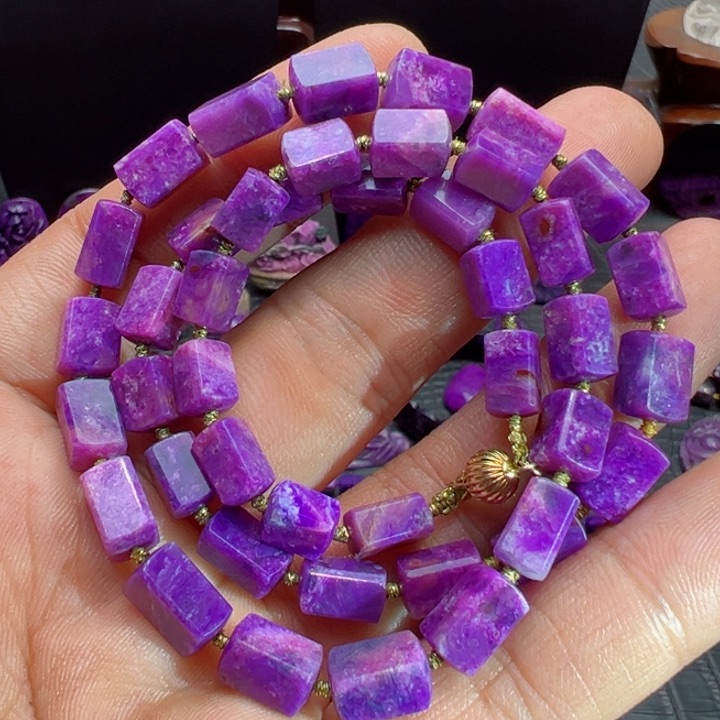 18K金镶嵌苏纪石（舒俱来）项链