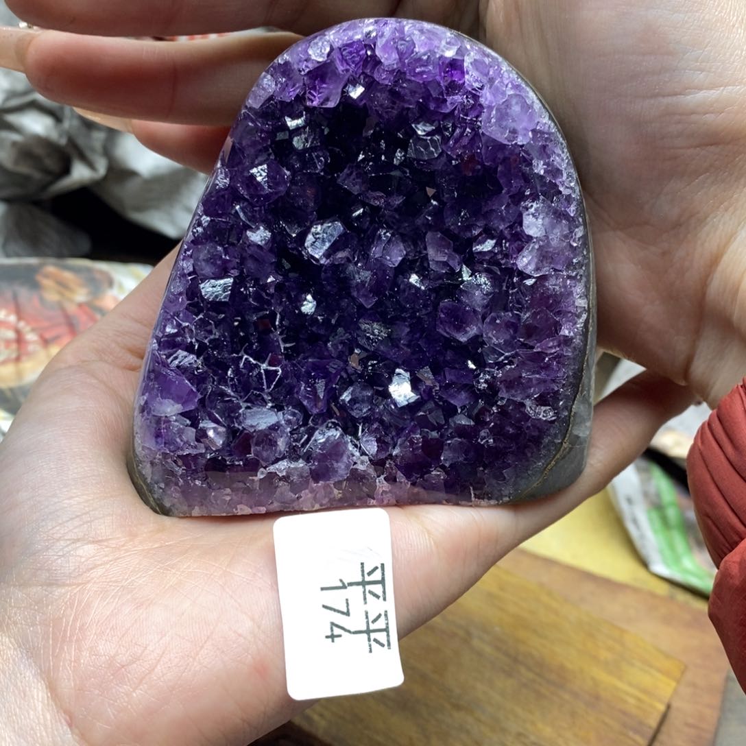 紫晶乌拉圭未镶嵌