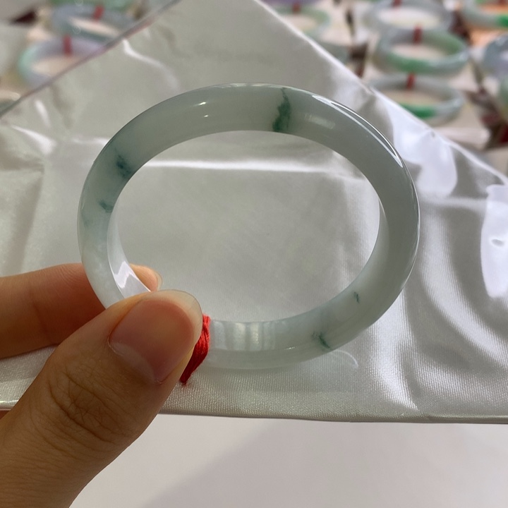 翡翠未镶嵌手镯贵妃52