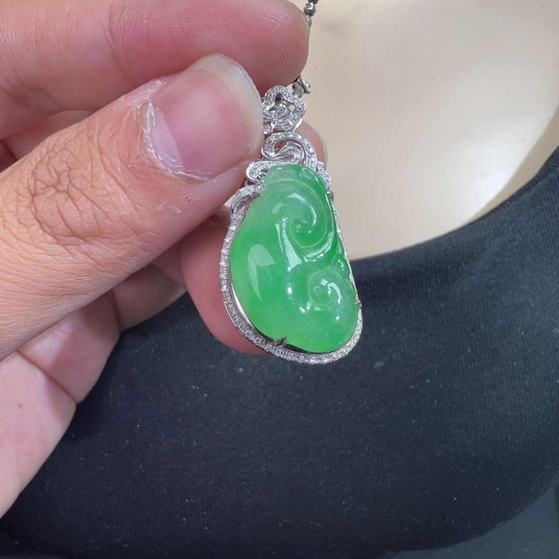 翡翠18K金镶嵌吊坠(不含链)