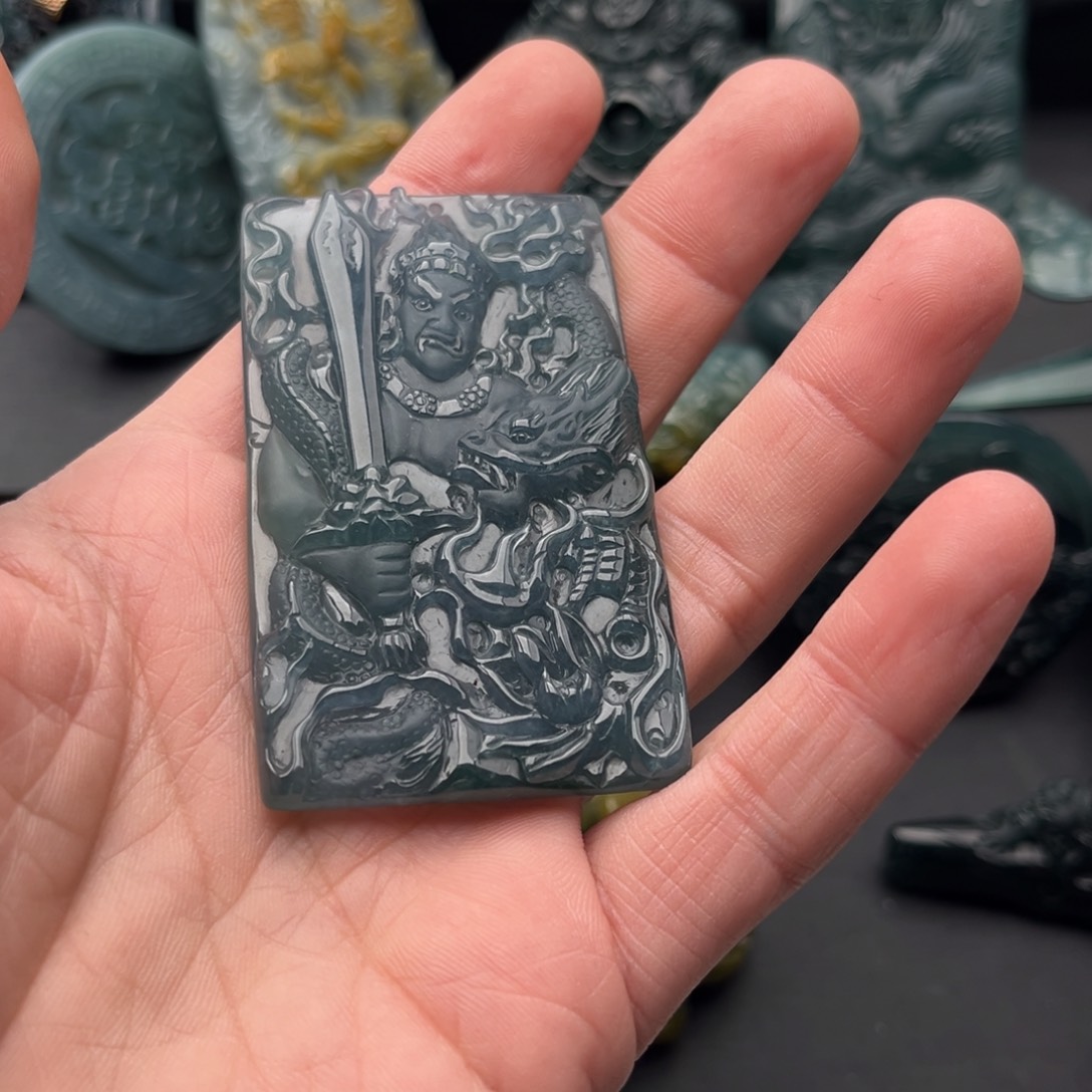 财***通翡翠未镶嵌颈饰不动