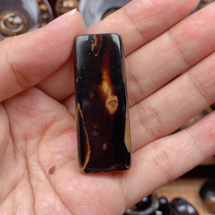 精品无事牌脖挂海柳