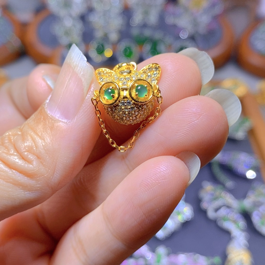 翡翠颈饰银S925镶嵌天然翡翠