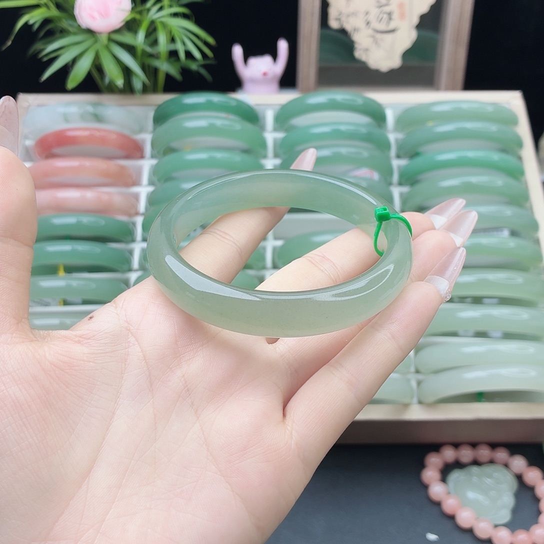 石英质玉未镶嵌手镯60