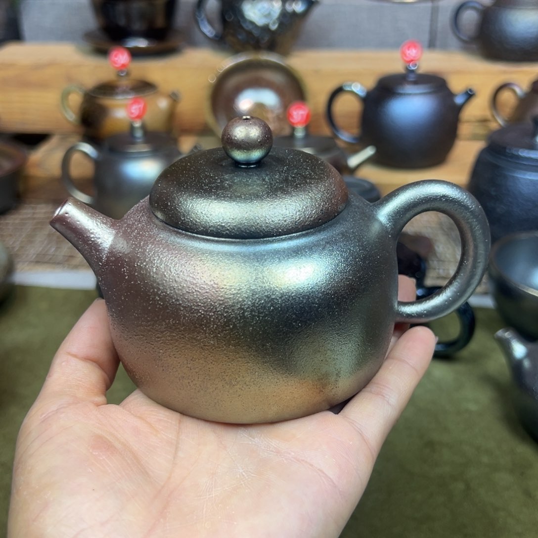 云南建水紫陶柴烧壶