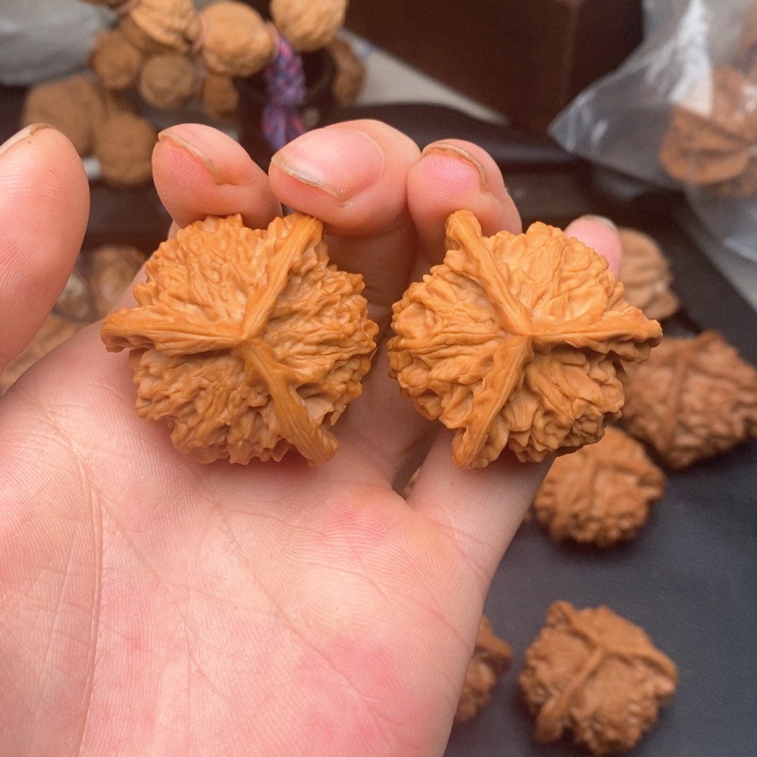 文玩核桃吊坠38正奔