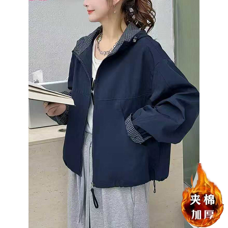 韩版时尚连帽短款外套2025秋冬季新款宽松设计感短款外套