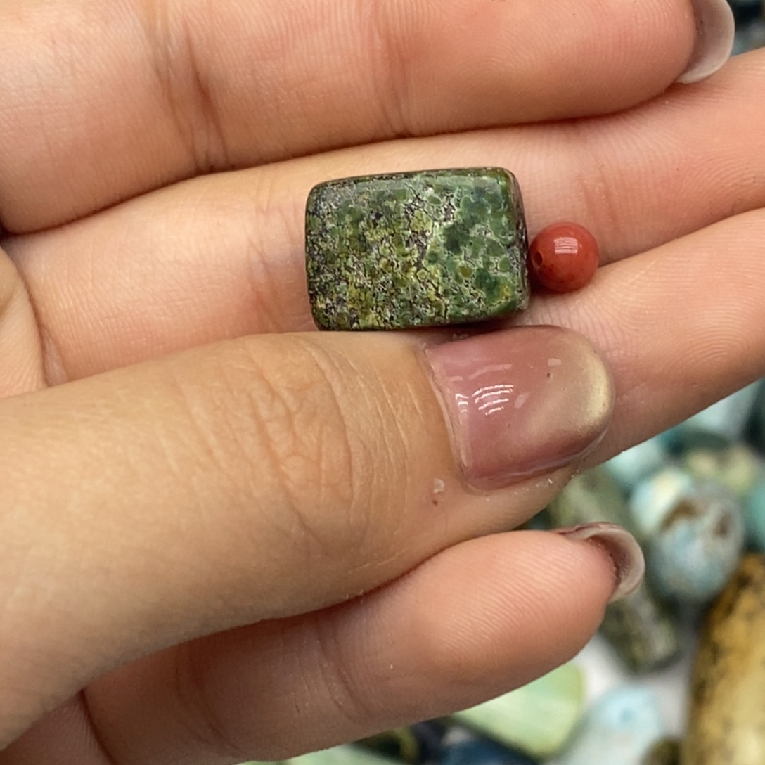 南红玛瑙未镶嵌珠宝奇石