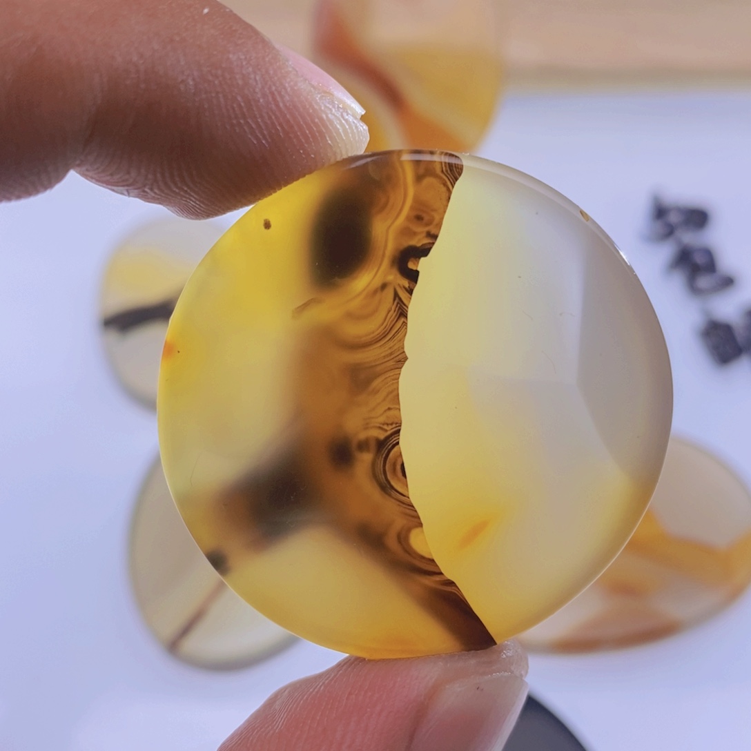 玛瑙/玉髓颈饰未镶嵌