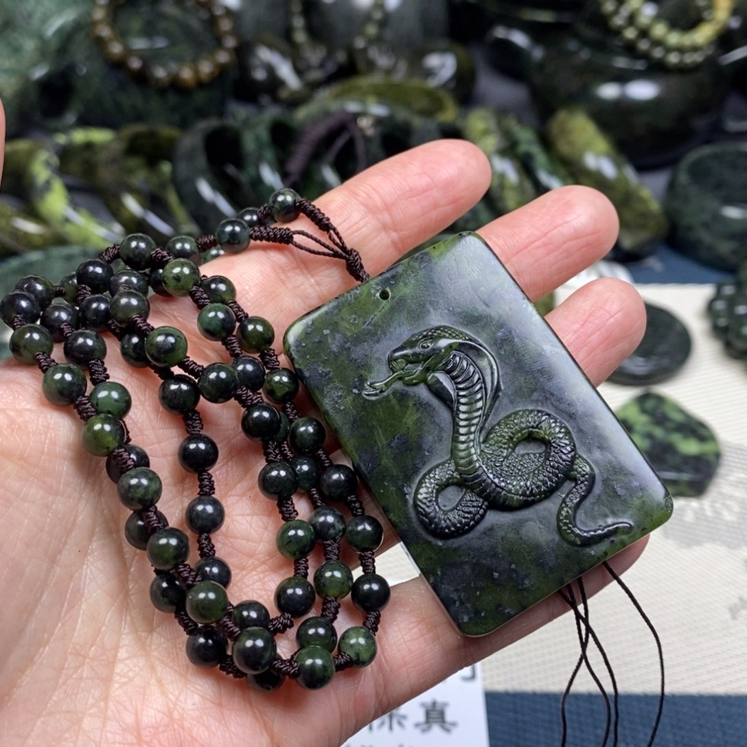 蛇纹石玉吊坠(不含链)未镶嵌阿*