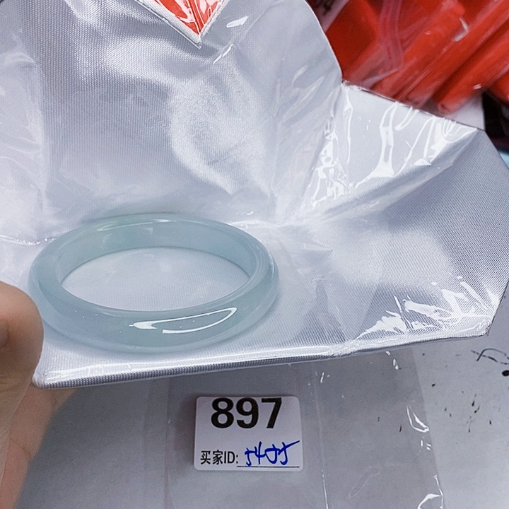 翡翠未镶嵌手镯一图一物实物为准（微瑕处理）