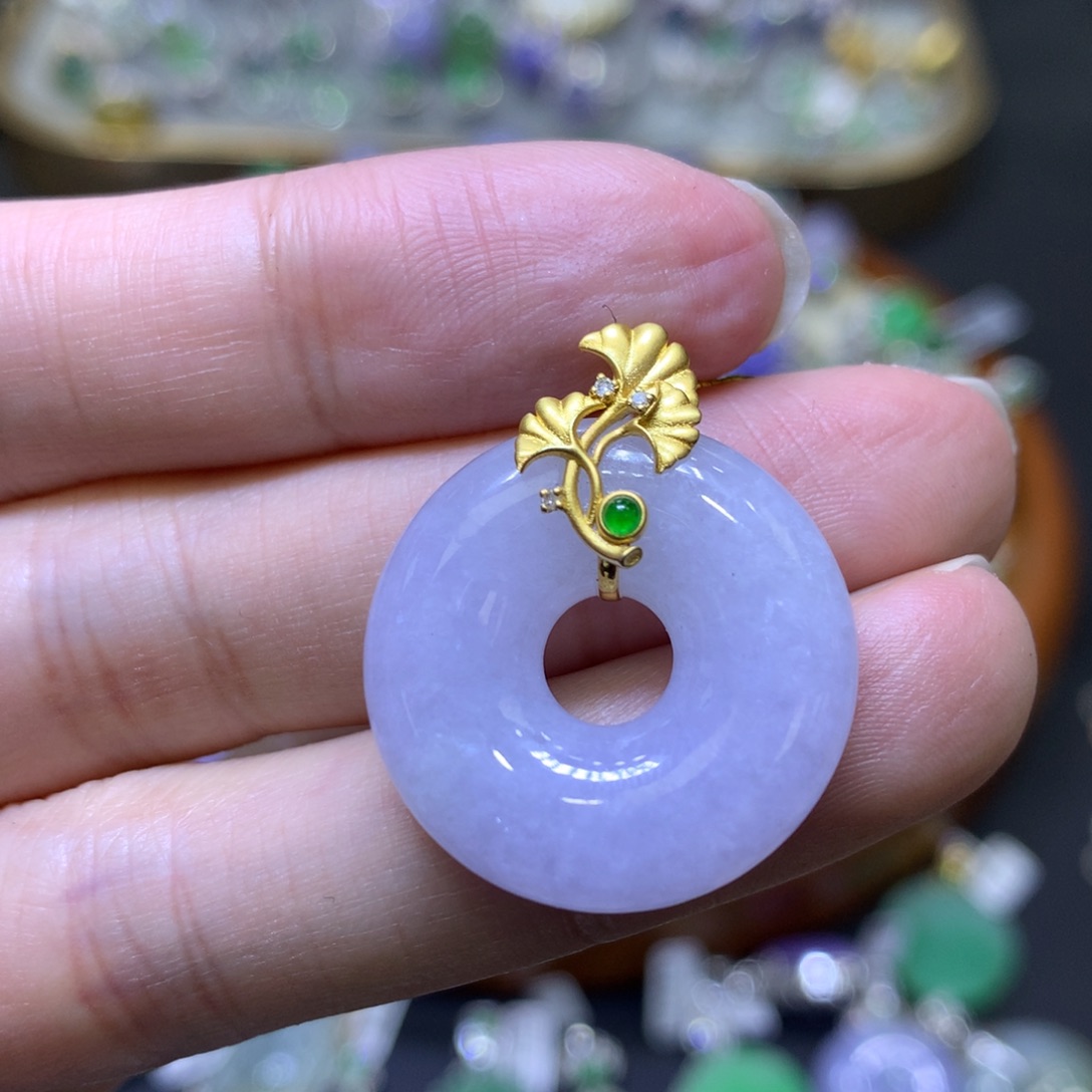 翡翠颈饰18K金镶嵌翡翠吊坠项链