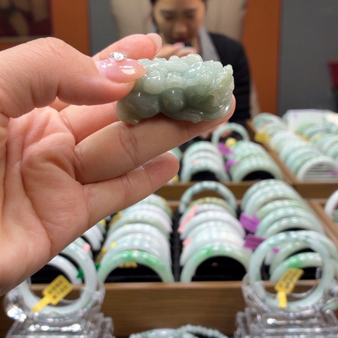翡翠未镶嵌挂件5555