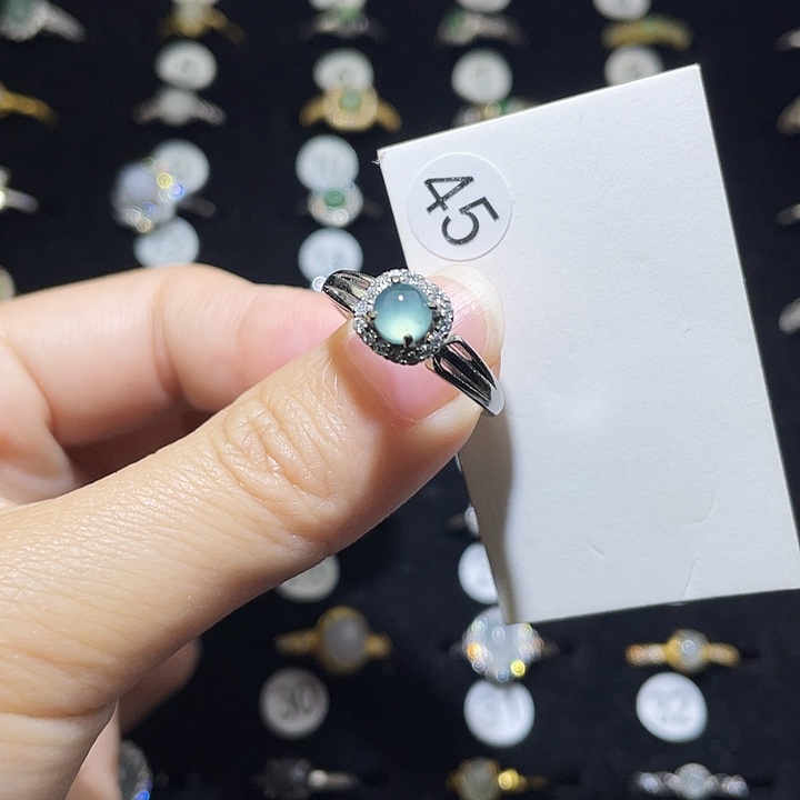 翡翠未镶嵌戒指戒指