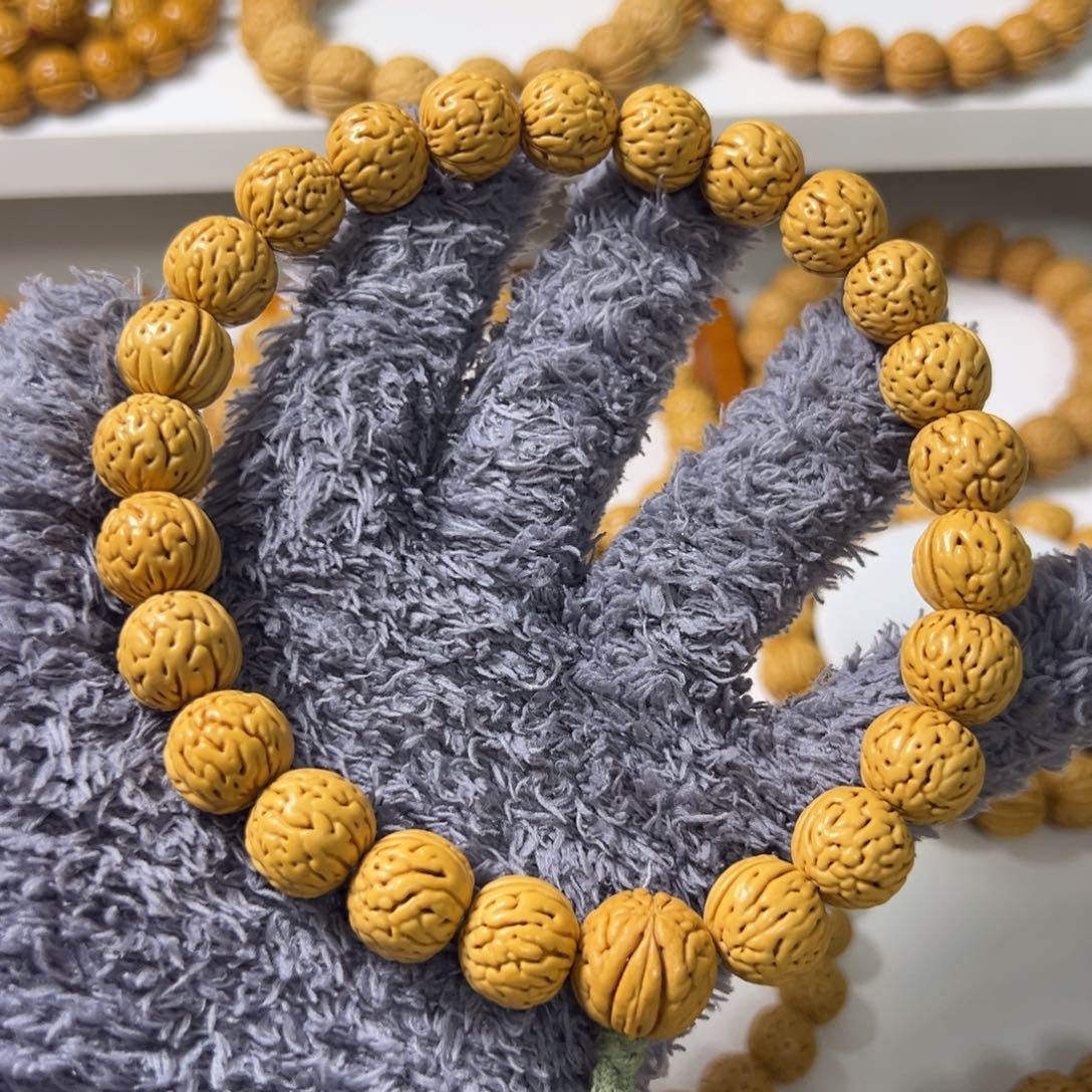 一***红手串桃核野生桃核