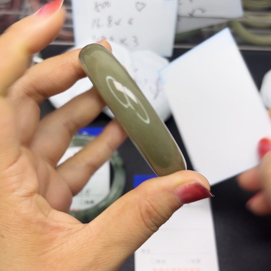 石英质玉未镶嵌手镯25/5859