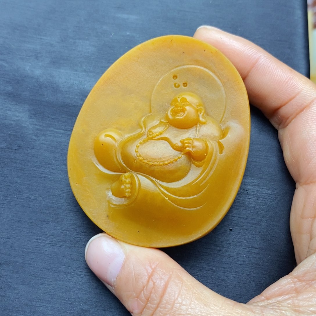 石英质玉（黄龙玉）颈饰未镶嵌