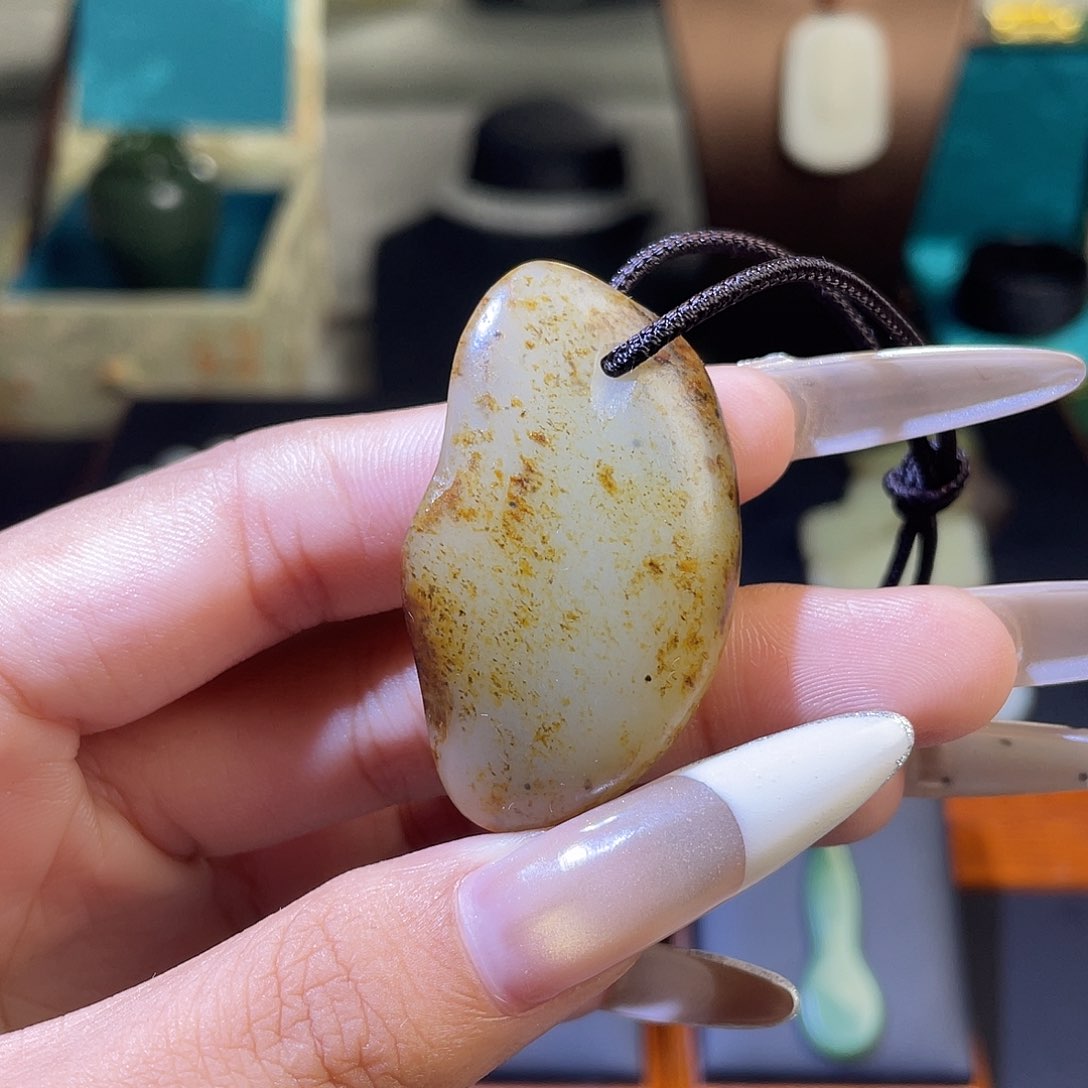 颈饰未镶嵌和田玉