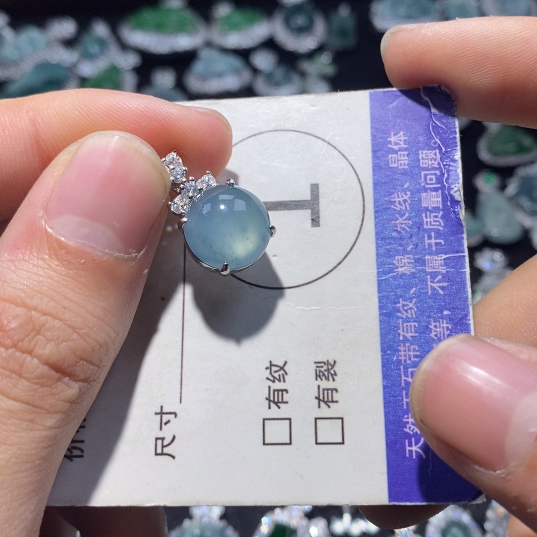 翡翠未镶嵌颈饰翡翠