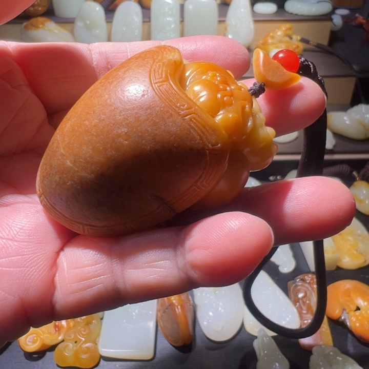 $***飞和田玉未镶嵌颈饰