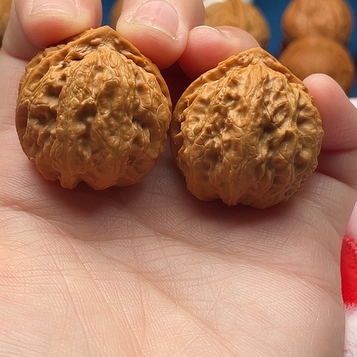 文玩核桃把件八棱