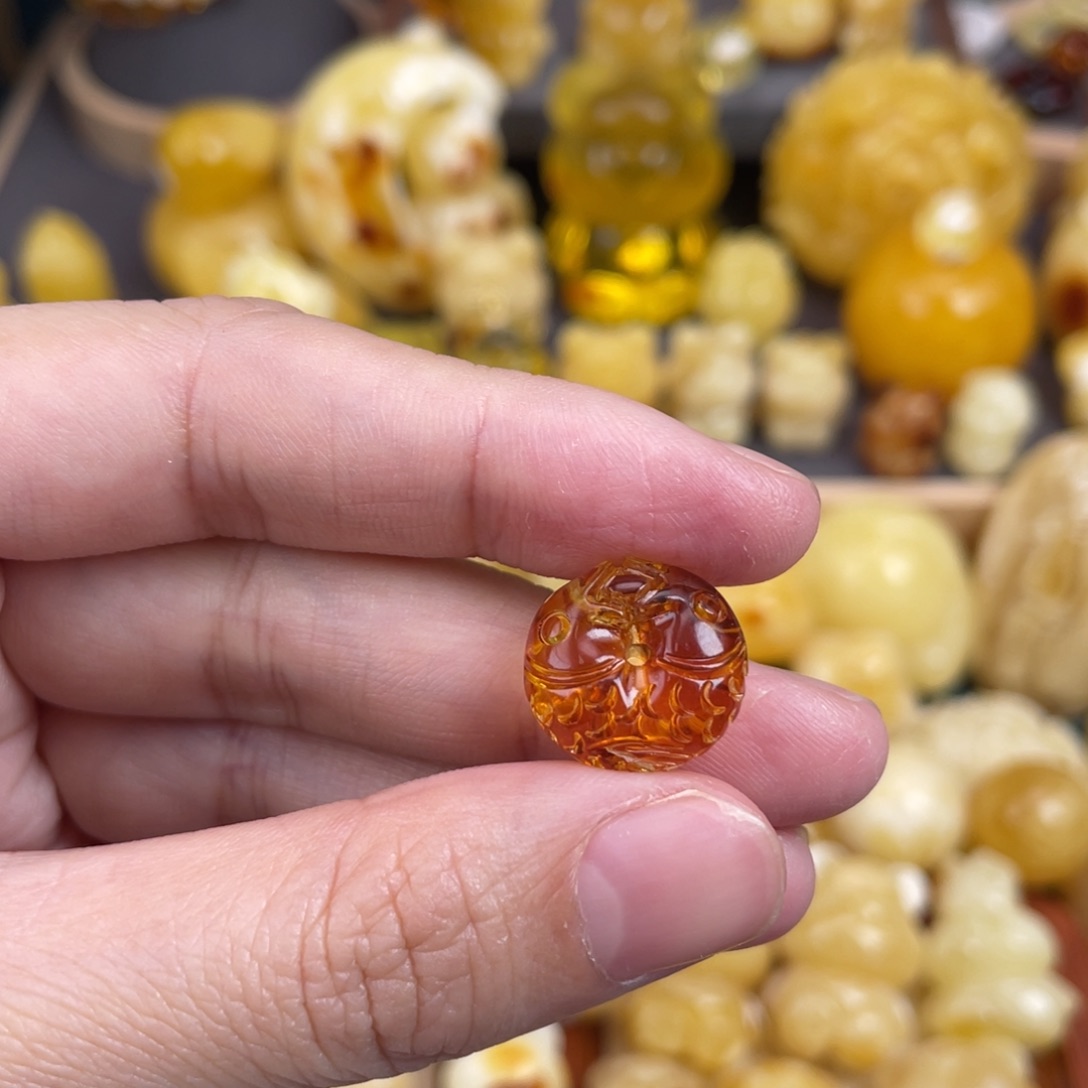 琥珀裸石未镶嵌蜜蜡